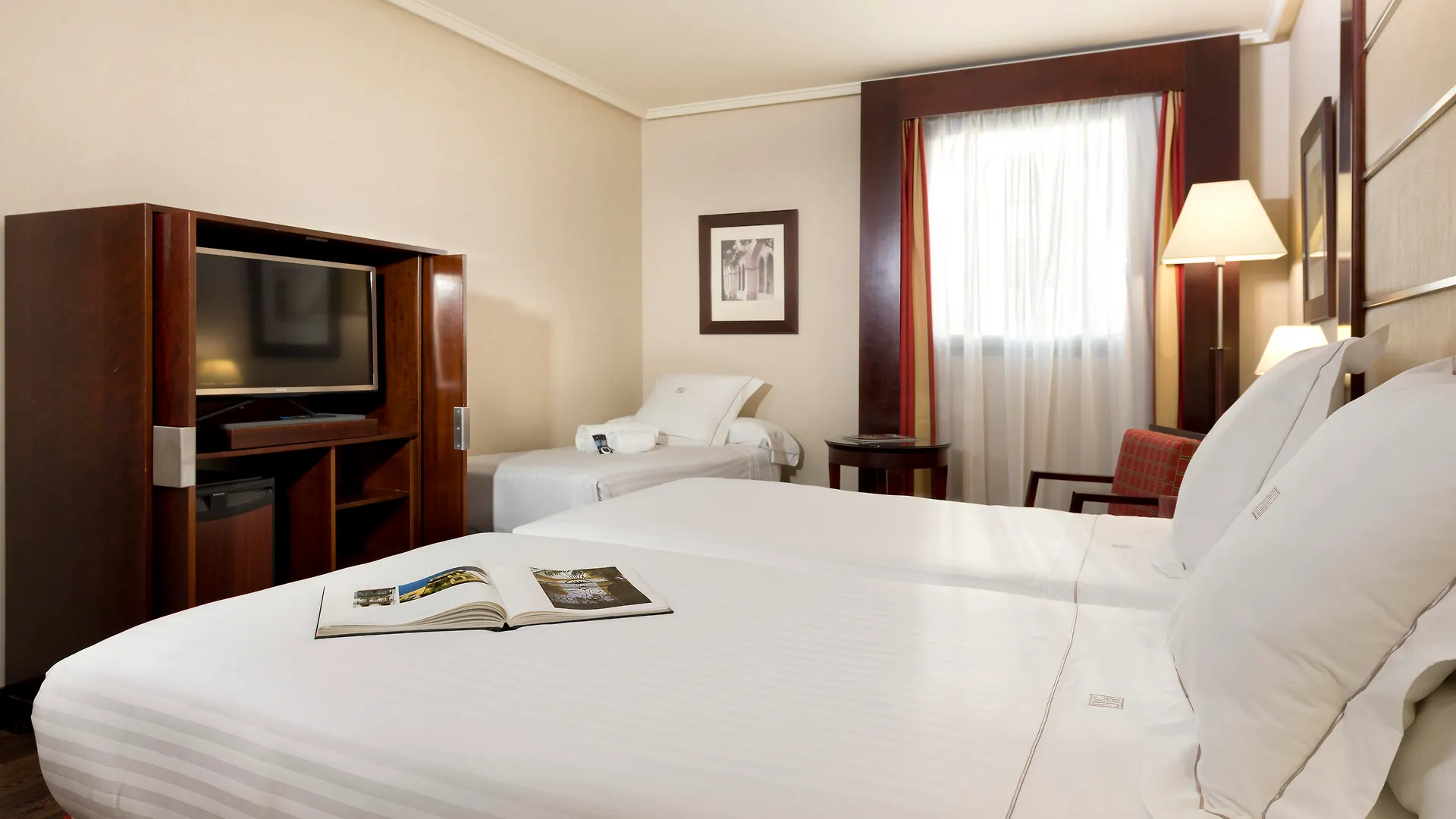 Hotel Sevilla Center
